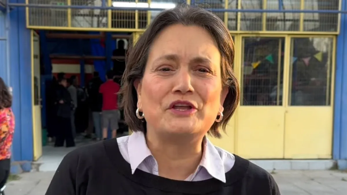 Laura Albornoz enfrenta críticas por su rol en campaña del PC mientras ocupa cargo en directorio de ENAP